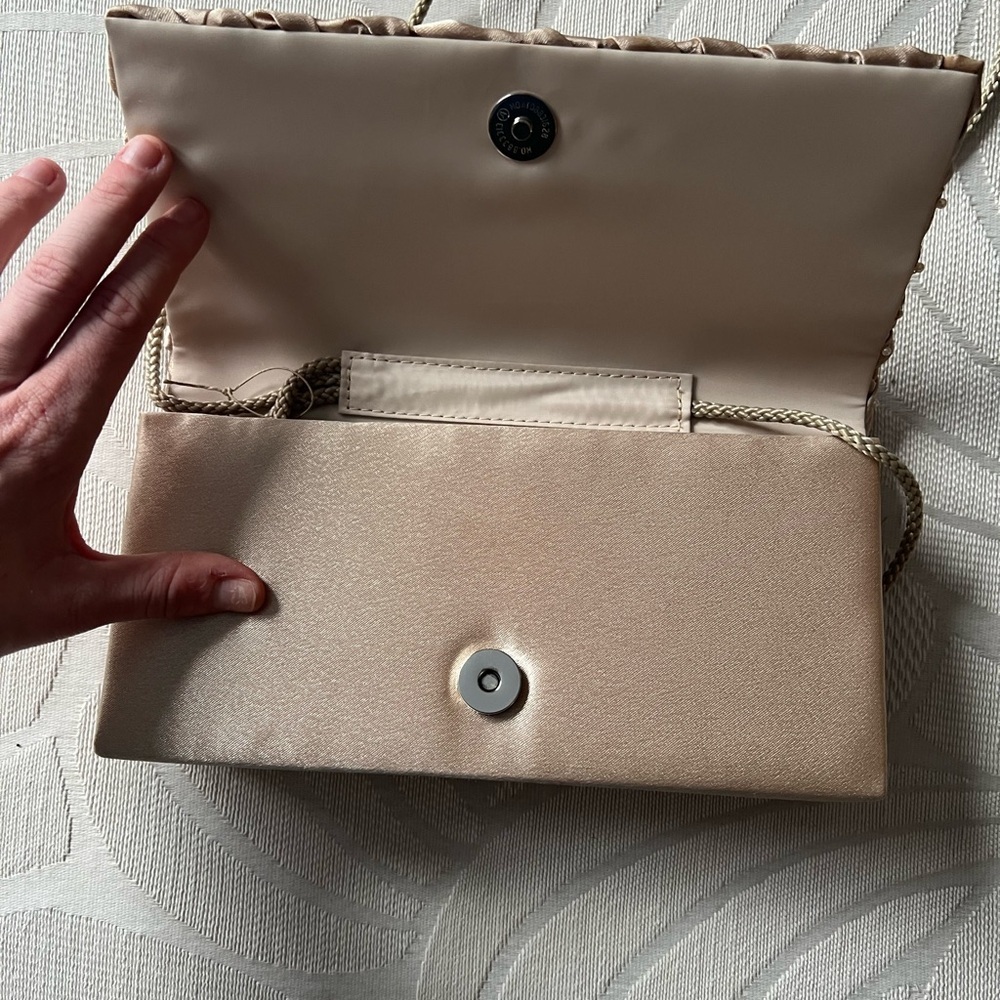 Elegant Woven Clutch in Champagne - Picture 7 of 7